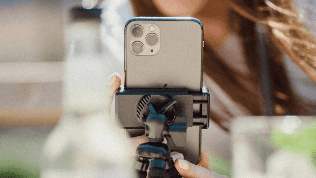 How to find & hire the best food influencers for your brand